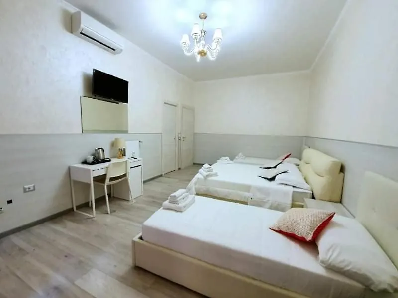 Oscar Suite Home Rom 0*,  Italien